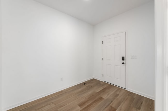 Photo - 407 Zelkova Ln