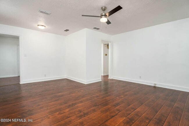 Photo - 2221 Commonwealth Ave