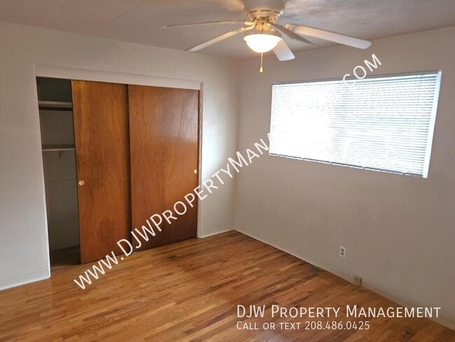 Photo - 1627 Martha St
