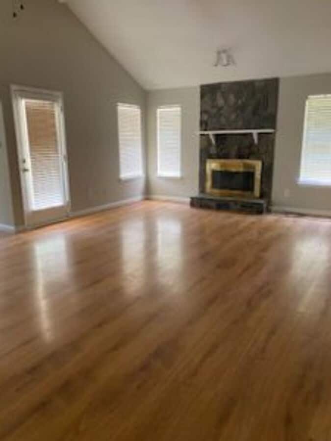 Photo - 1010 Salford Pl