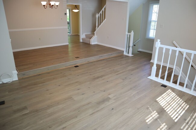 Photo - Quiet & Bright End-Unit Retreat in Desirable Silver Spring