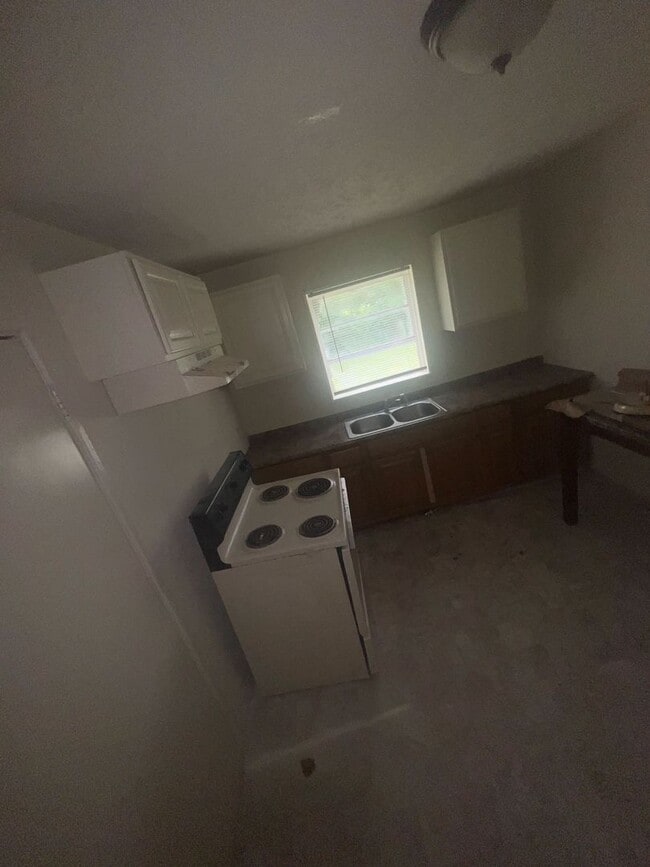 Photo - Nice 4 Bed 1.5 Bath in North Jackson