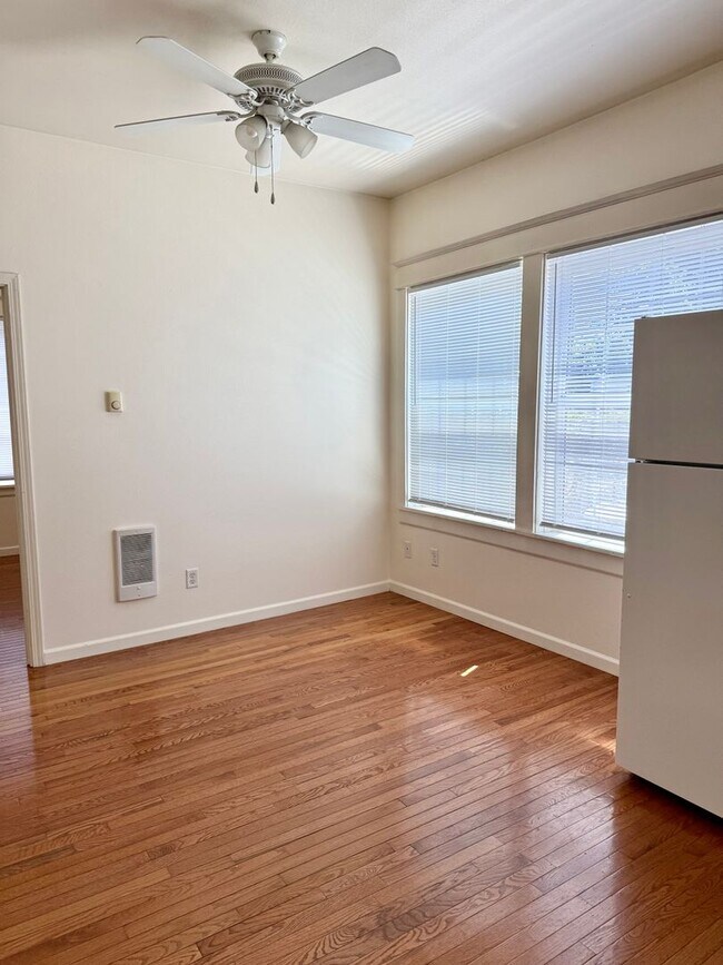 Photo - Vancouver Ave.