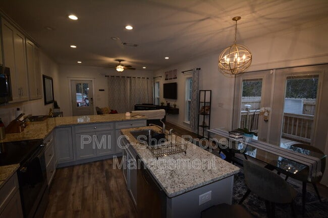 Photo - 5510 Avon Rd