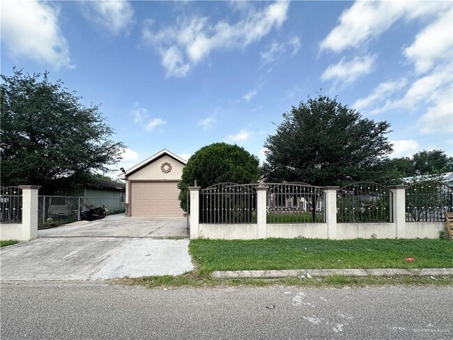 Photo - 16 Valencia Dr