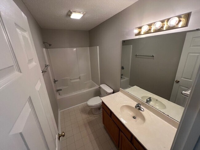 Photo - Faith 324-326 Unit 326