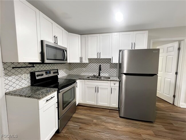 Building Photo - 27 Cypress St Rental