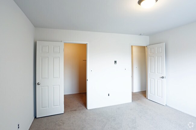 Dos habitaciones - Habitación - Bristol Hills Apartments