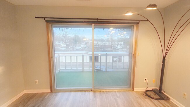 Photo - Spacious 2 Bedroom Condo for Rent in Urbandale