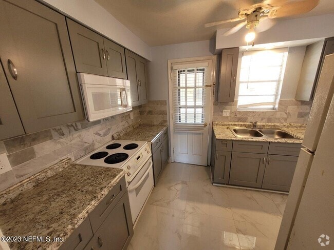 Building Photo - 1540 El Prado Rd Unit 4 Rental