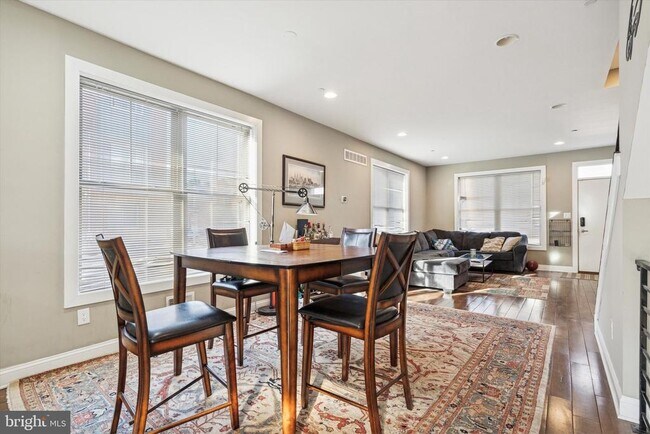 Photo - 1946 Titan St