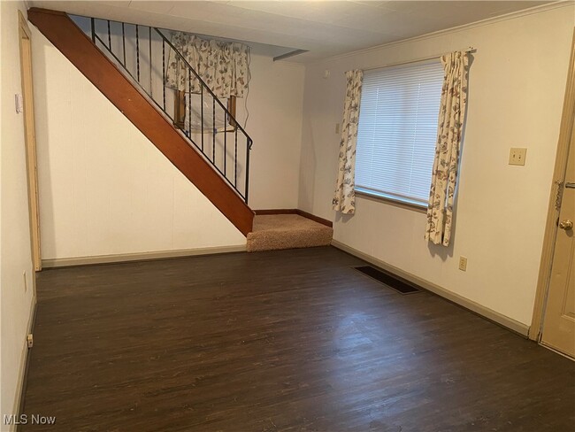 Photo - 103 Wallace St