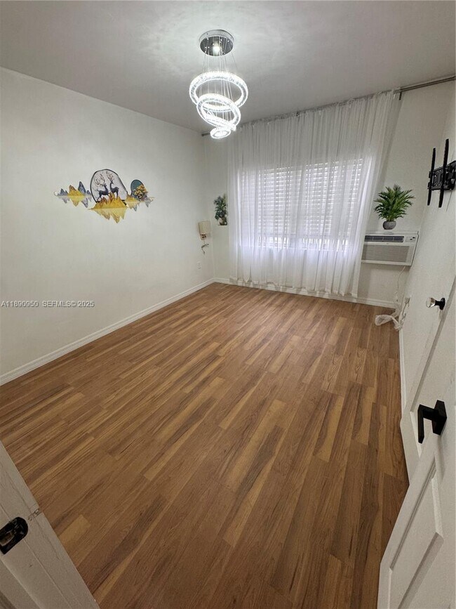 Photo - 110 NE 68th St Unidad B