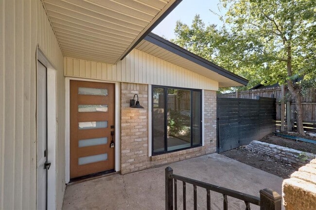 Photo - 1905 Cedar Ridge Dr