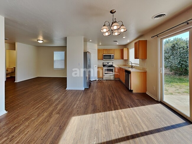 Photo - 19637 Cumberland Way