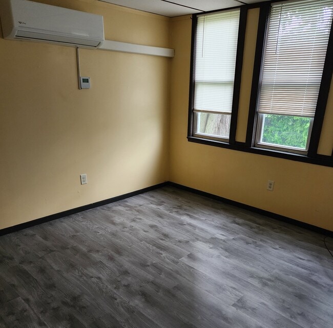 Benjamin st apt#1 - Benjamin st apt#1 Unit 1
