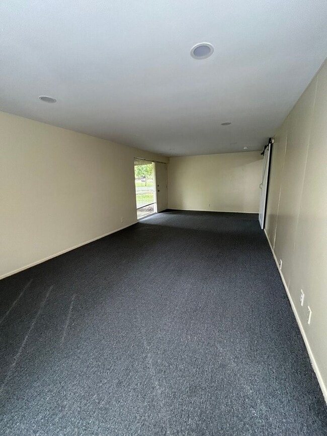 Photo - 250 S Corl St