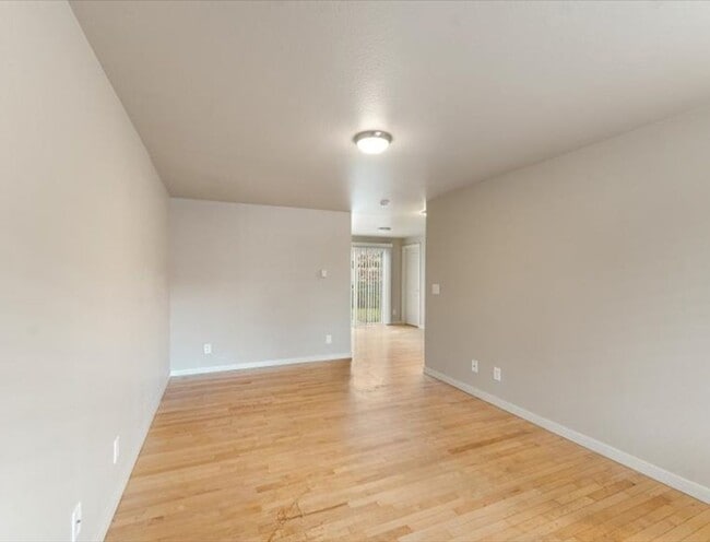 Photo - 1722 C Pl SE Unit B