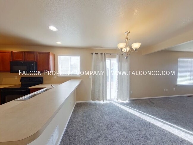 Photo - 8394 Kettle Drum St