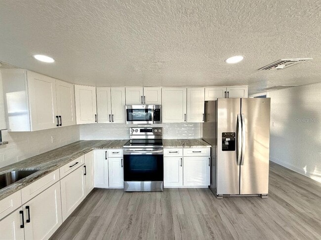 Photo - 715 E Silver Star Rd