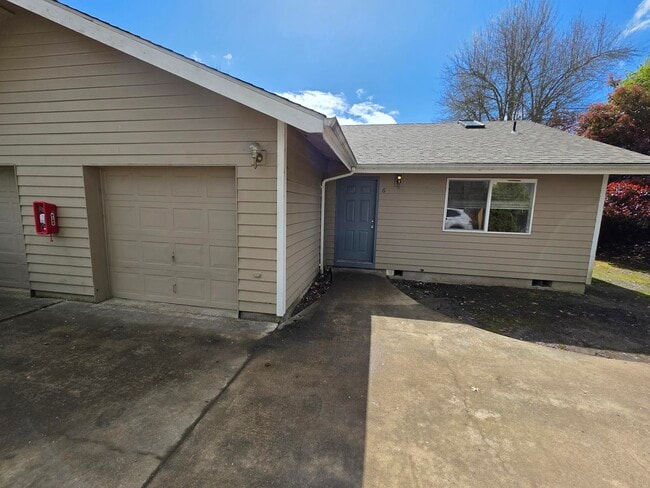 Building Photo - 294 Stadium Dr N Unit 294