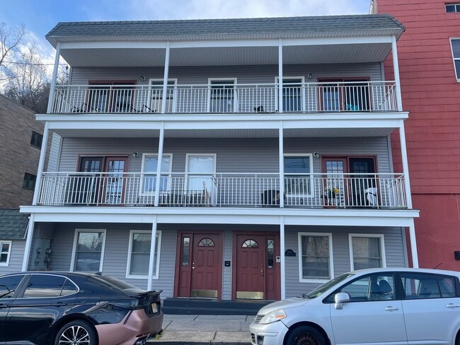 Building Photo - 152 Undercliff Ave Unit 1 Rental