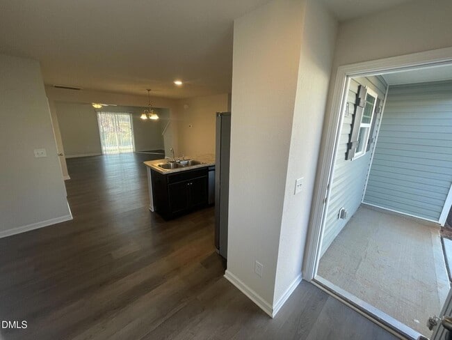 Photo - 1097 Peony Ln