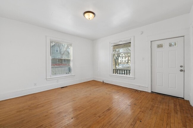 Building Photo - 1734 W Clarke St