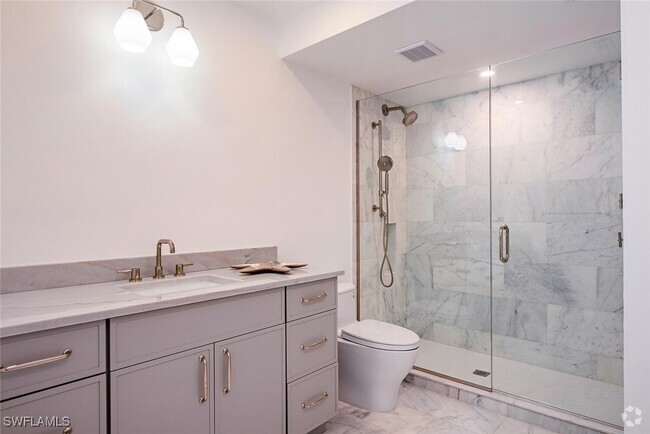 Building Photo - 400 Park Shore Dr Unit 203 Rental