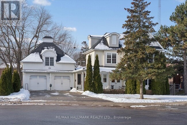 Photo - 312 Main St Unionville