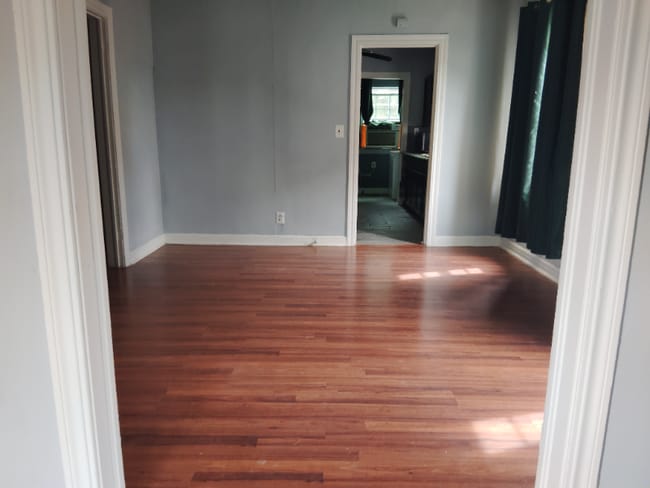 Photo - 508 Colvin St