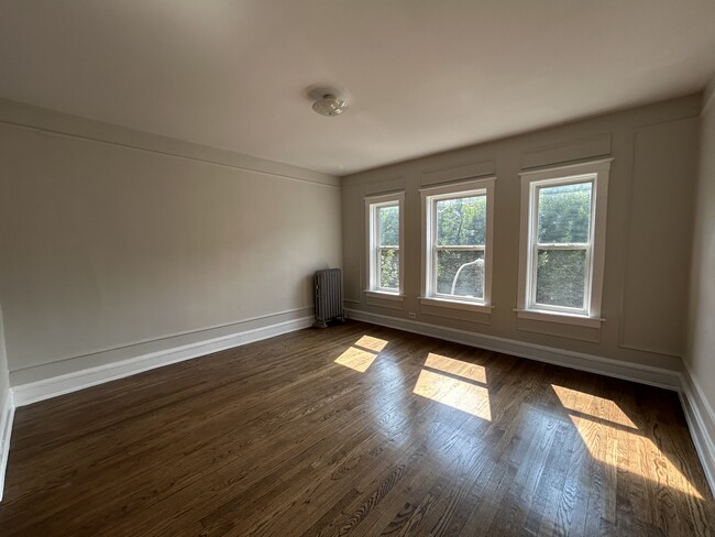 Building Photo - 2659 N Spaulding Ave Unit 222