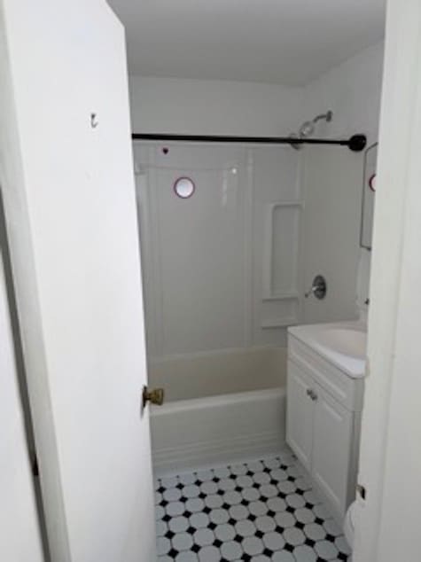 112 Park Place Ave Unidad Studio