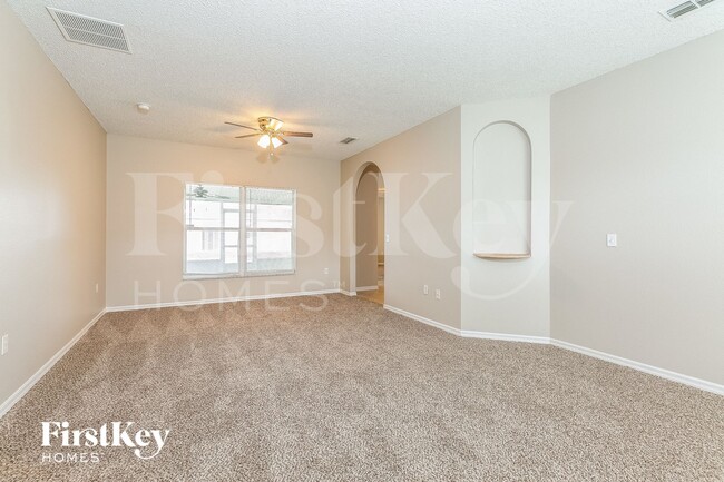 Photo - 927 Cannes Dr