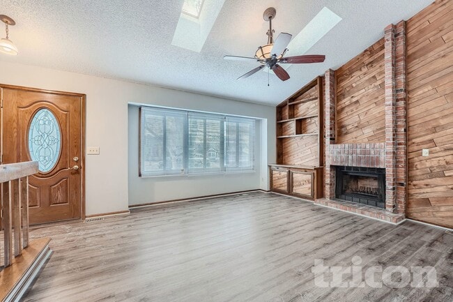 3606 S Gibralter Cir