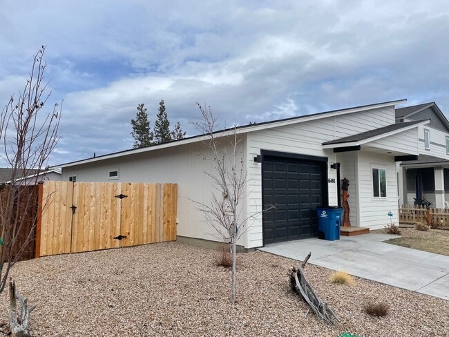 Photo - Newer cute bungalow in La Pine OR