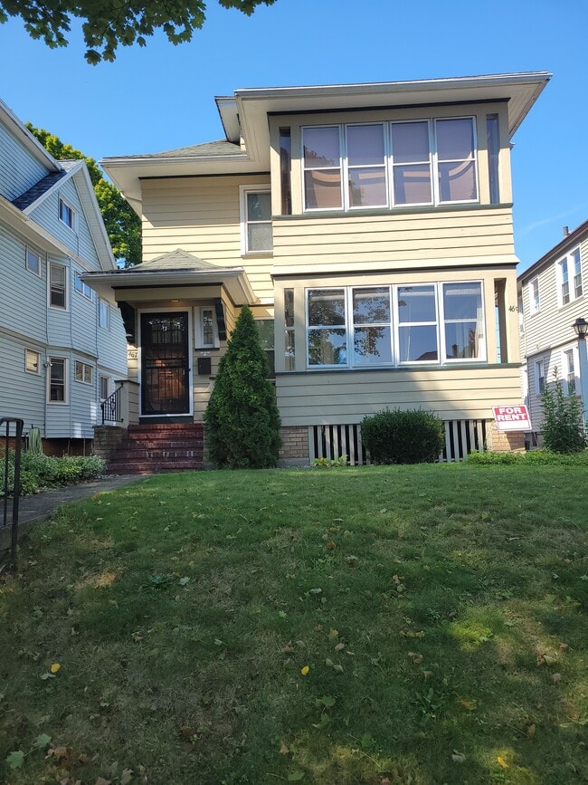 Building Photo - 469 Maplewood Ave Unit 467 Maplewood Ave