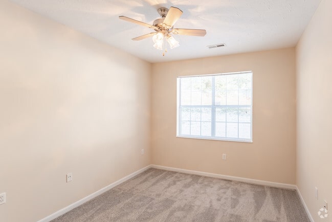 2BR, 2BA - 970 SF
