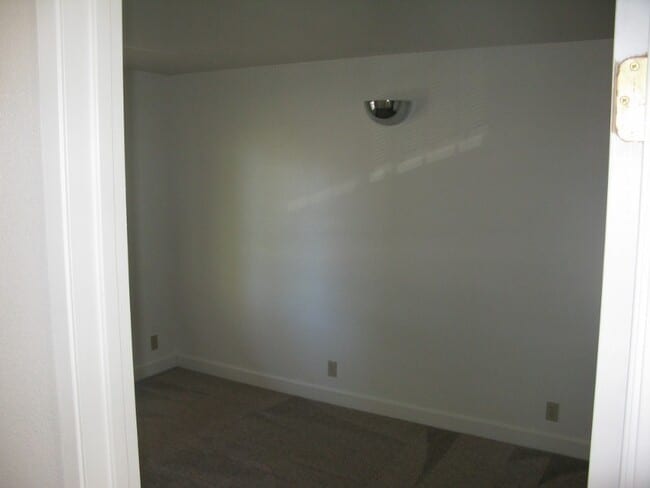 Building Photo - 180 E 9th Ave Unit 1804