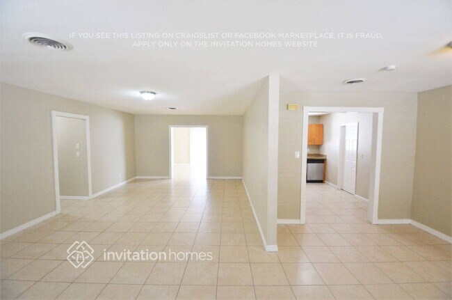 Photo - 458 NE 38th St
