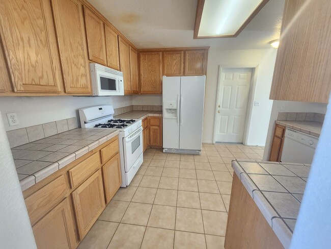 **Move In Special**Great Home Near Downtow... - **Move In Special**Great Home Near Downtow...