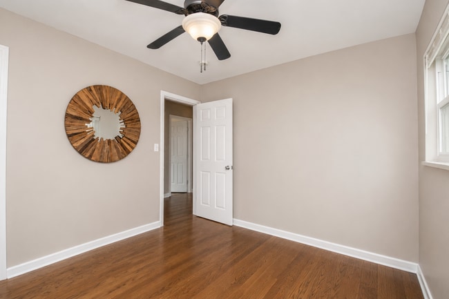 Photo - 3253 Buffat Mill Rd