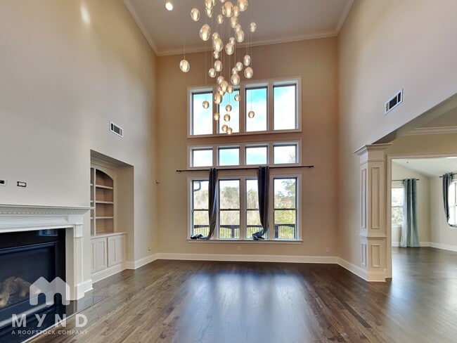 Photo - 2995 Manorview Ln