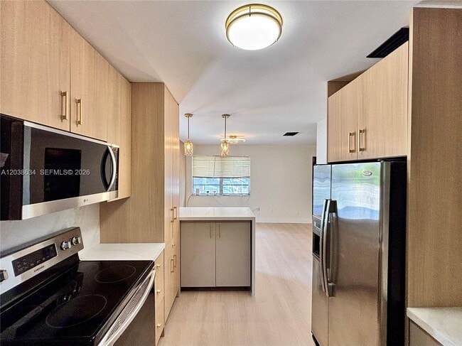 Photo - 910 SW 9th St