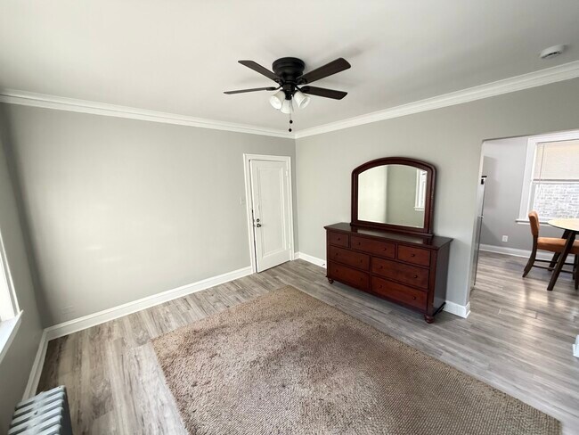 Photo - 5842 W Barry Ave Unit 2E