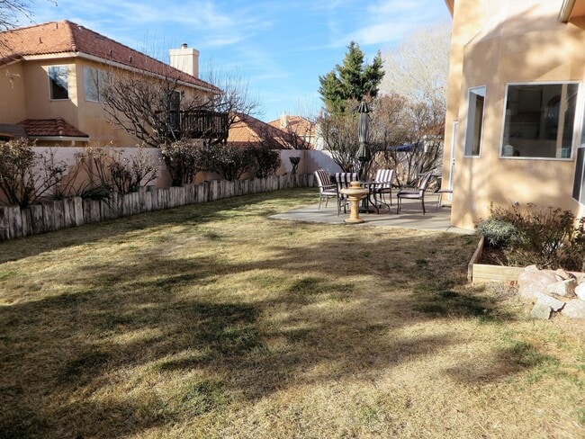 Photo - Beautiful 3 bedroom 2 bathroom home.