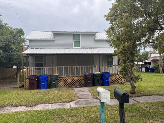 Renovated 2 bedroom, 2 bathroom duplex in ... - Renovated 2 bedroom, 2 bathroom duplex in ... House