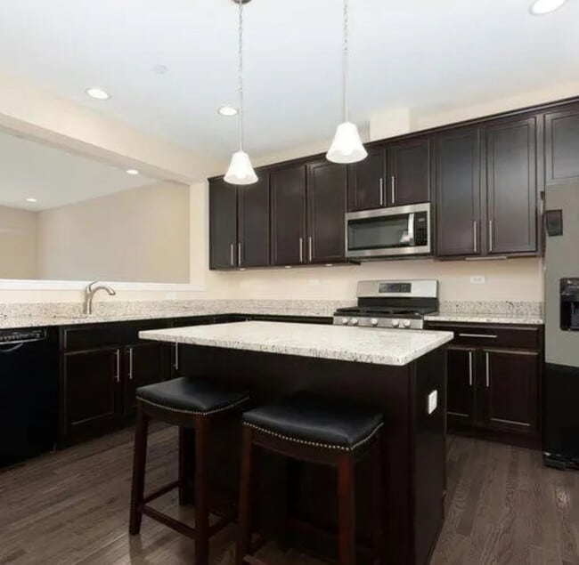 Photo - 2942 Madison Dr