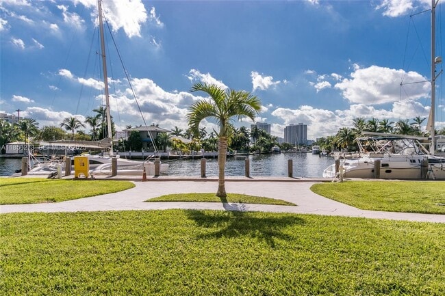 Building Photo - 301 Golden Isles Dr Unit 514