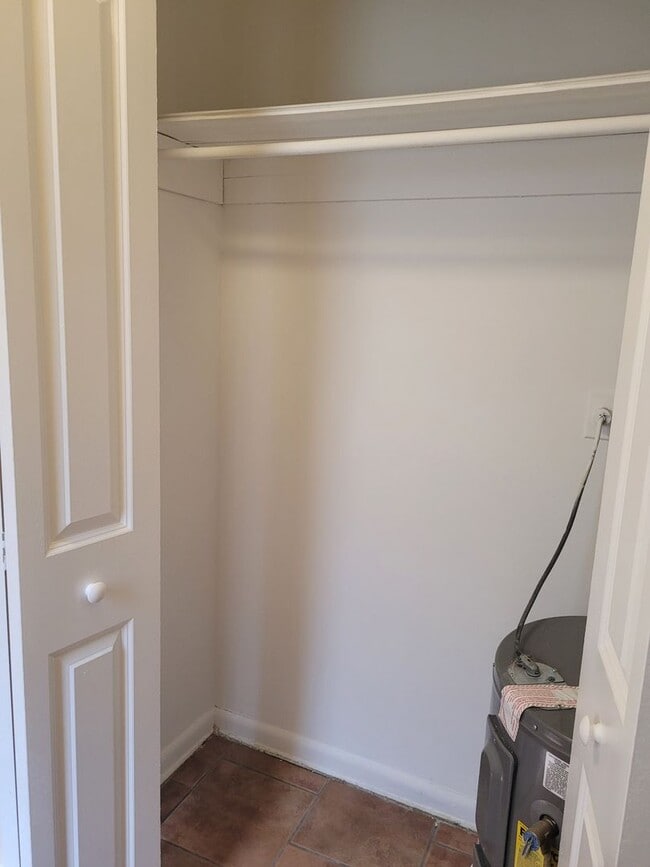 Building Photo - Atlantic 1016 Unit 1/2